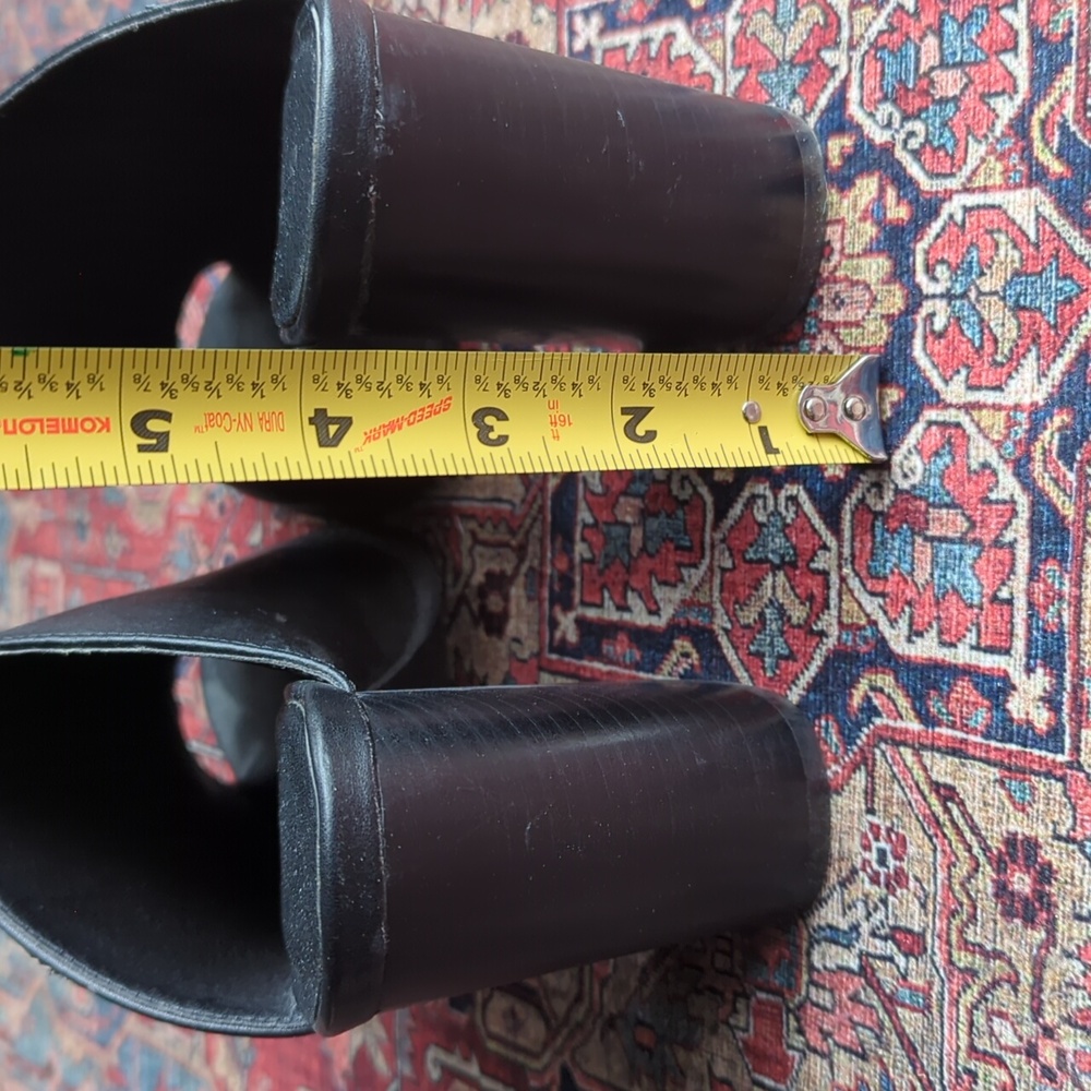 Urban Outfitters Black Open-Toe Mules - Picture 9 of 16